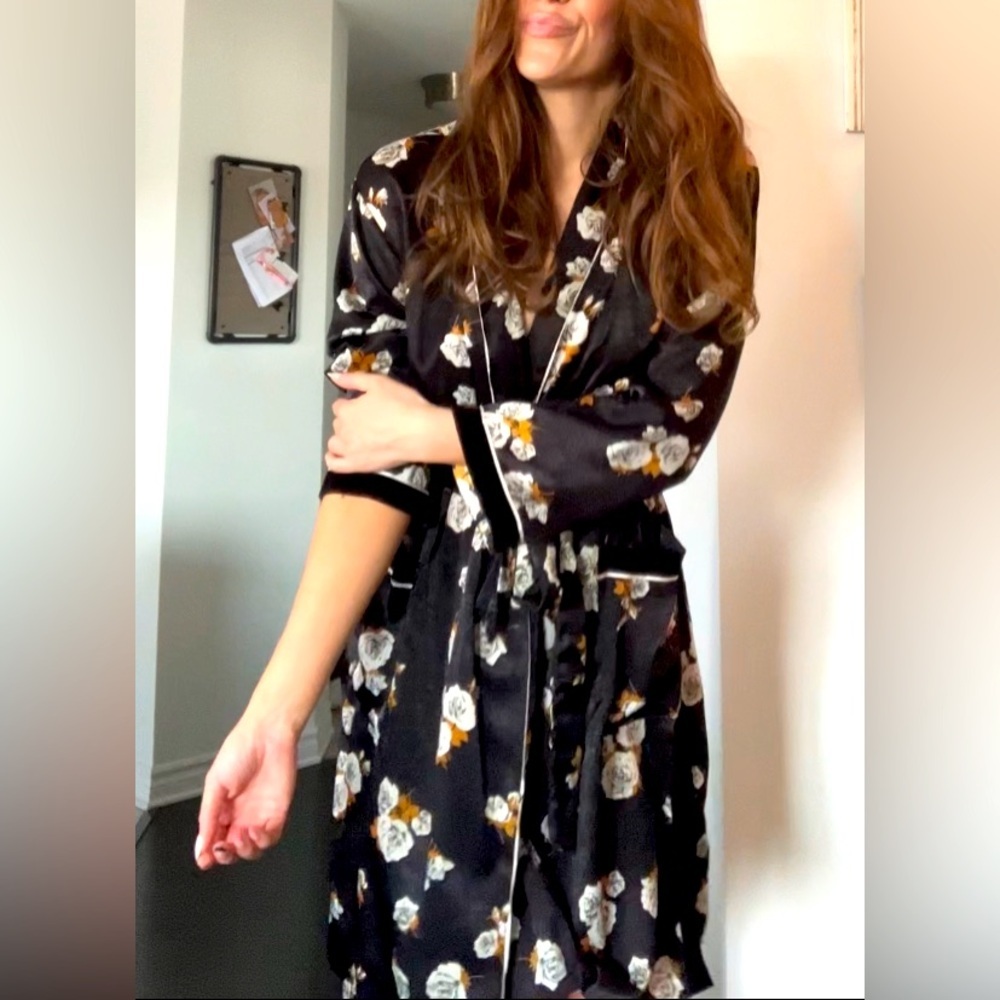 Belted long sleeves vest​